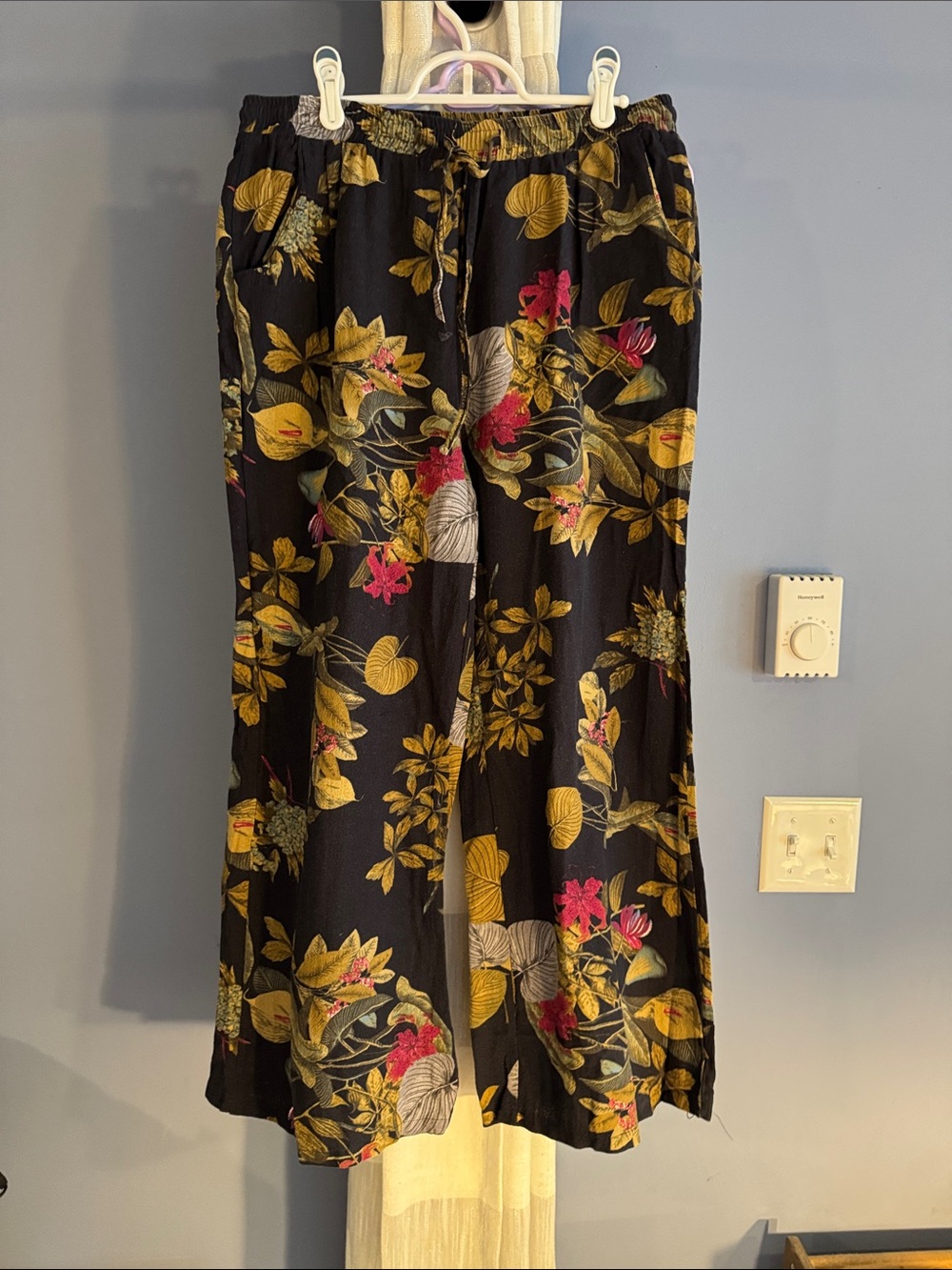 Wide-Leg Floral Print Pants in Black and Mustard